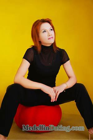 who is john legend dating